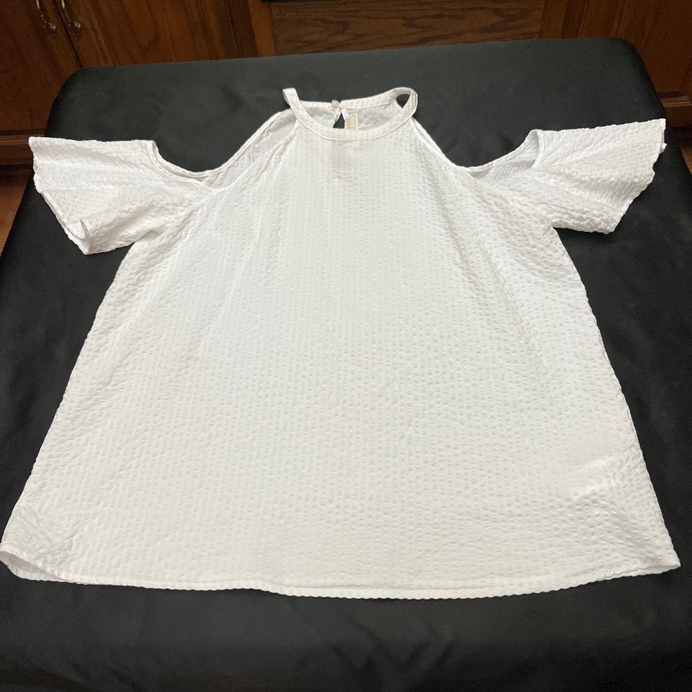 New, Never Worn, White Michael Kors Flutter Sleeve Top.  Sz. Lg.